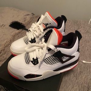 Jordan retro 4